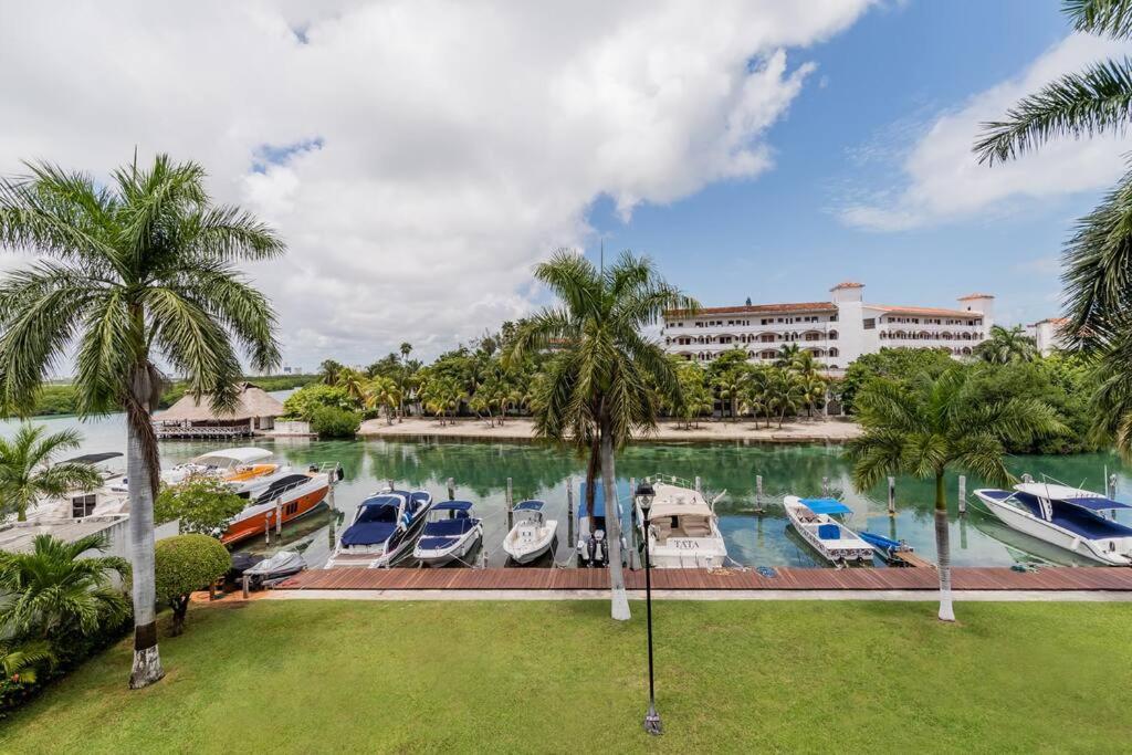 Elegant Lagoon Front Villa By Casa Paraiso Cancún Exterior foto